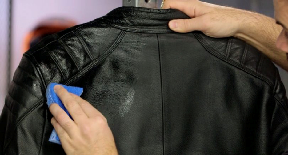 4 SUREFIRE TIPS TO CLEAN LEATHER JACKETS AT HOME – Disrupt